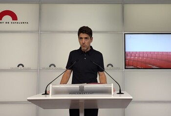 Comuns rechaza una moción de censura del PP y Vox