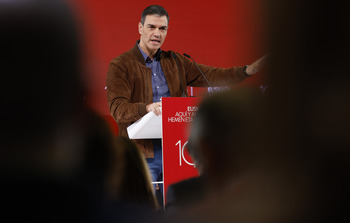 Sánchez pide al PP romper con el 