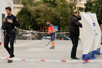 Una mujer y un hombre mueren al caer de un edificio en Málaga