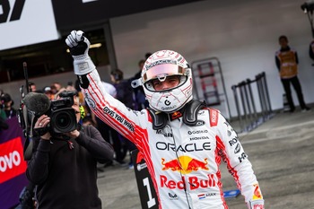 Verstappen doma a los McLaren en Suzuka