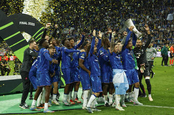 El Chelsea aprovecha el derrumbe del Betis