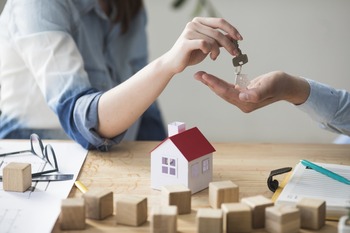 Consumo expedienta a una inmobiliaria por prácticas abusivas