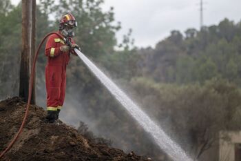 Muere uno de los bomberos que trabajaba en el incendio de Paüls