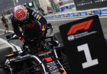 Verstappen logra la 'pole' en el vibrante GP de Abu Dabi