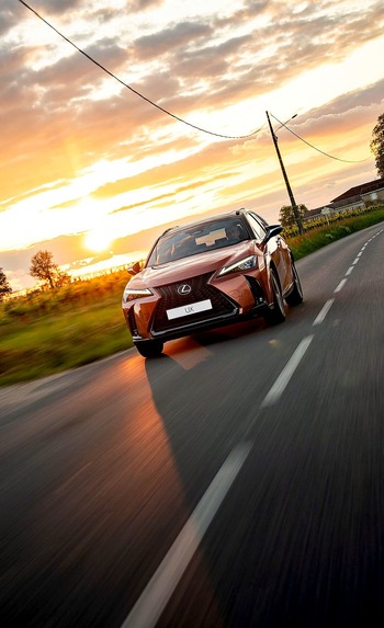 Lexus actualiza su ‘crossover’ UX híbrido
