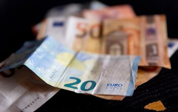 El salario bruto anual subió un 3,8% en 2024 en España