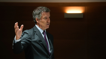 Feijóo reabre el debate del PP