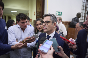 El Gobierno desdeña la decisión de abrir juicio a Begoña Gómez