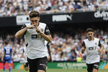 El Valencia acaba con el Getafe y sella la permanencia