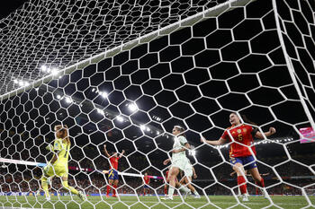 España somete a Portugal en su debut en la Eurocopa