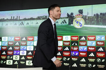 Xabi Alonso, ante su primer día