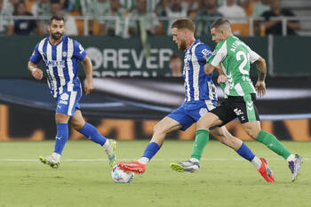 El Betis inicia su 'exilio' en La Cartuja con triunfo