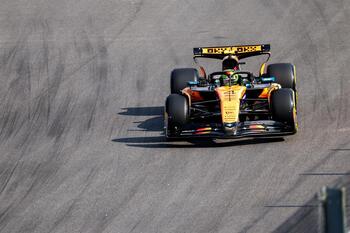 Norris supera a Verstappen en los Libres de Yas Marina