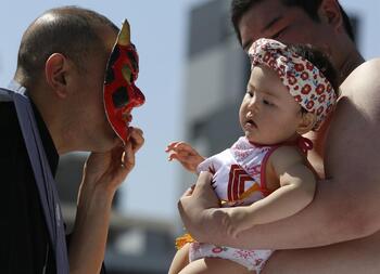 Japón registra menos de 700.000 nacimientos en 2024