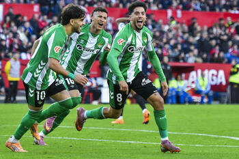 Fornals y Altimira dan al Betis una clara victoria 