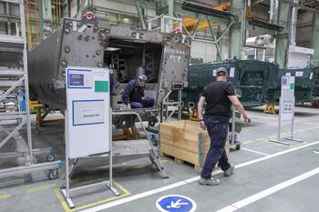 La producción industrial vuelve a tasas negativas