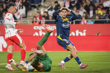Gazzaniga y Dmitrovic reinan en el derbi de Montilivi