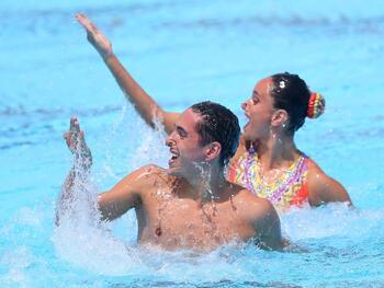 España inicia el Europeo de natación con un oro y una plata