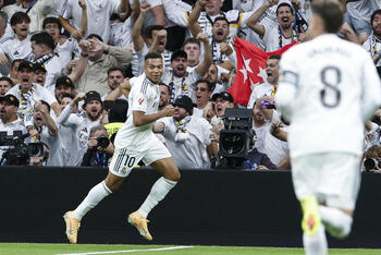 El Real Madrid anula al Barça en un Clásico caliente
