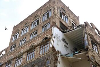 Israel destruye el Palacio Presidencial de Yemen