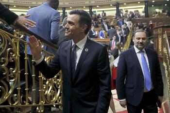 Sánchez acusa a Ábalos de esparcir calumnias y difamaciones