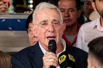 La justicia absuelven al expresidente Álvaro Uribe
