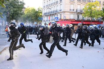 Más de 300 detenidos en la jornada de huelga en Francia