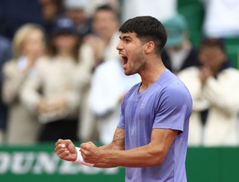 Alcaraz despierta a tiempo ante Cerúndolo
