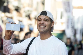 Frank Cuesta, atacado por una cobra escupidora