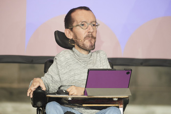 Abren juicio oral a Echenique por un tuit sobre la Iglesia