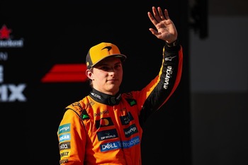 Piastri lidera el doblete de McLaren en China