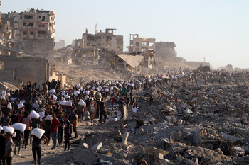 Mueren 86 gazatíes mientras iban a buscar ayuda humanitaria