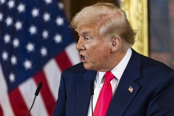 Trump amenaza con aranceles del 200% al vino de la UE