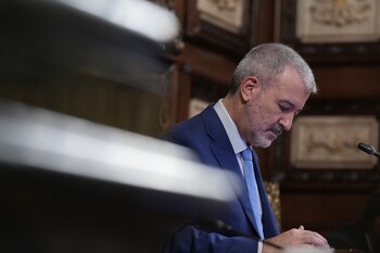 Israel niega la entrada al país al alcalde de Barcelona