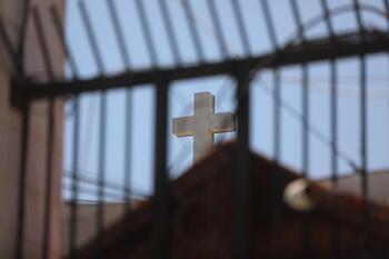 Sacerdotes y monjas se niegan a evacuar la ciudad de Gaza