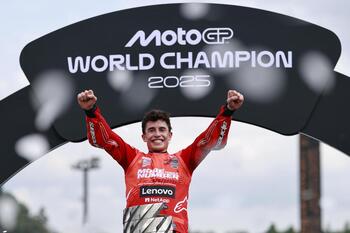 Marc Márquez se proclama campeón del mundo por novena vez