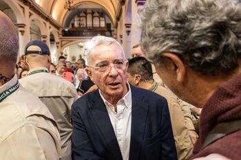 La Justicia ordena la libertad inmediata del expresidente Uribe
