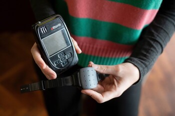 Madrid detecta 40 fallos en pulseras telemáticas