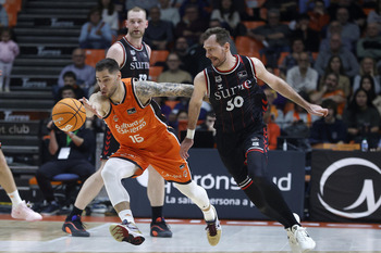 Valencia Basket y Unicaja ganan de menos a más