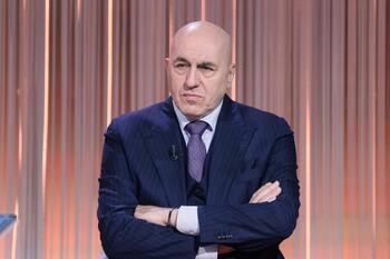 Italia llama a reforzar la defensa autónoma europea