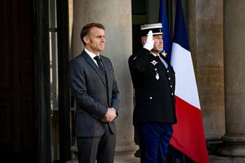 Macron ve 