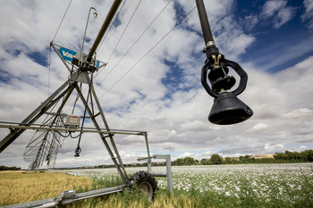 Bruselas reconoce el papel del campo en la gestión del agua