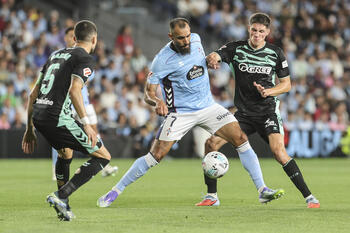El Betis rasca un empate en Vigo