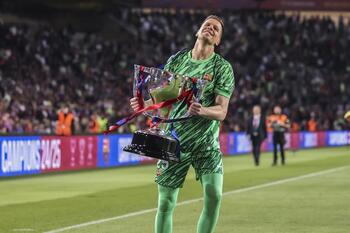 Szczesny renueva con el Barça hasta 2027