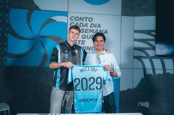 Williot Swedberg amplía su contrato con el RC Celta hasta 2029