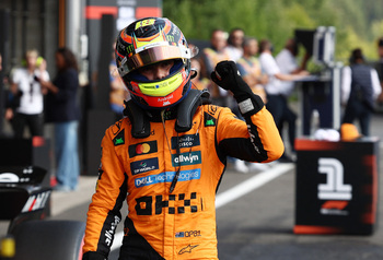 Piastri asusta en Spa tras lograr la 'pole position'