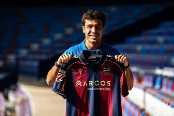 Manu Sánchez jugará cedido en el Levante la próxima temporada