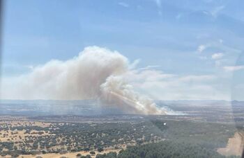 Estabilizado el incendio forestal de Valdecaballeros