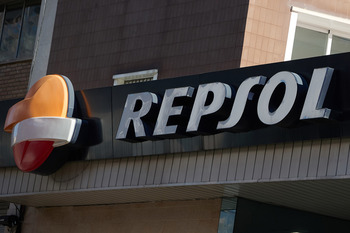 Repsol recorta un 62% sus beneficios en el primer trimestre