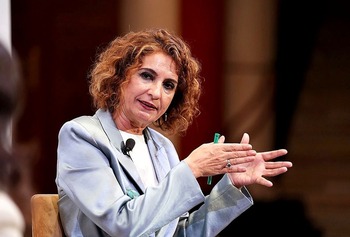 Montero vuelve a la carga contra los jueces tras pedir perdón